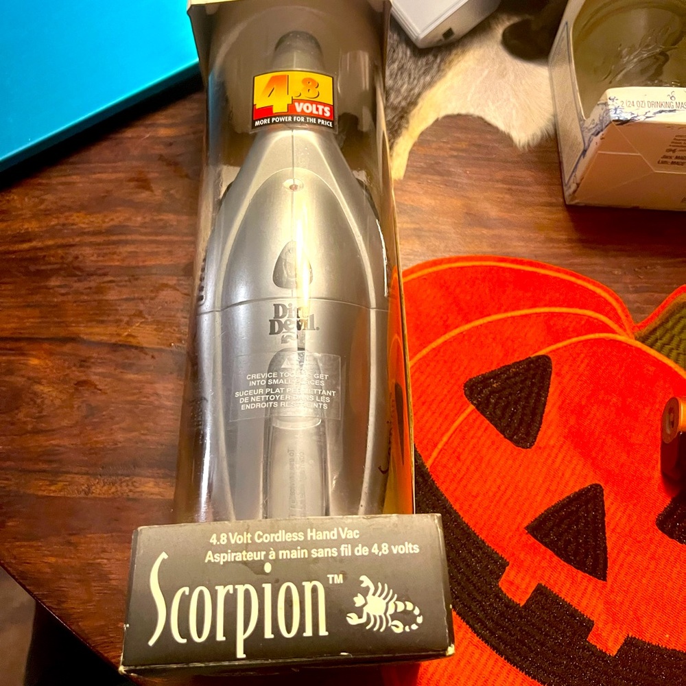 Dirt Devil Scorpion Cordless Hand Vac